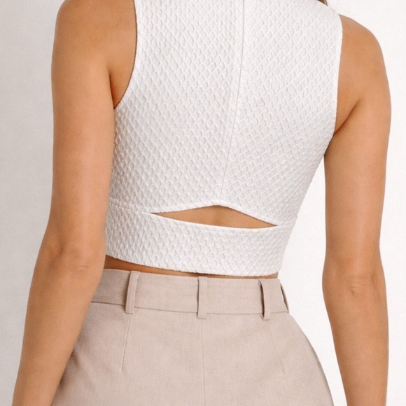 Express Tops - Express White Textured Sleeveless Back Slit Crop Top